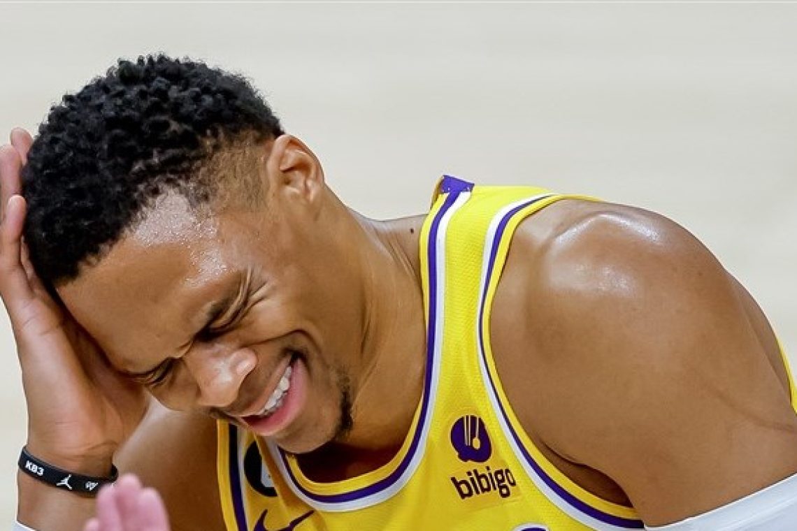 Westbrook pri Clippers, poškodba Antetokounmpa ni hujša