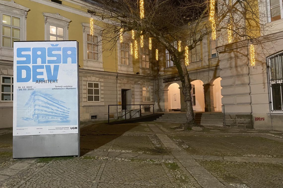 V UGM v nedeljo zadnji dan razstave Saše Deva, za njo ostajajo nagrade in označbe stavb