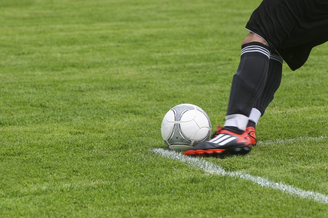 Angleška zveza zaradi diskriminacije za tri leta suspendirala trenerja