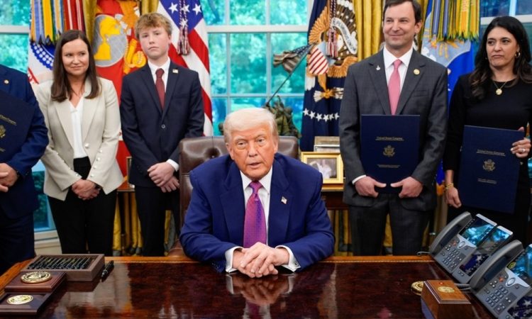 Trump napoveduje 
