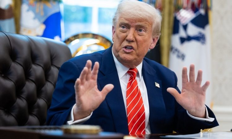 Trump in Xi naj bi ta teden govorila o carinah in trgovinskih napetostih