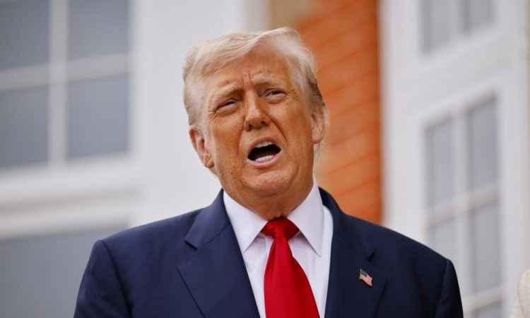 Trump napovedal skrajšanje roka za ukrepanje proti Rusiji zaradi vojne v Ukrajini