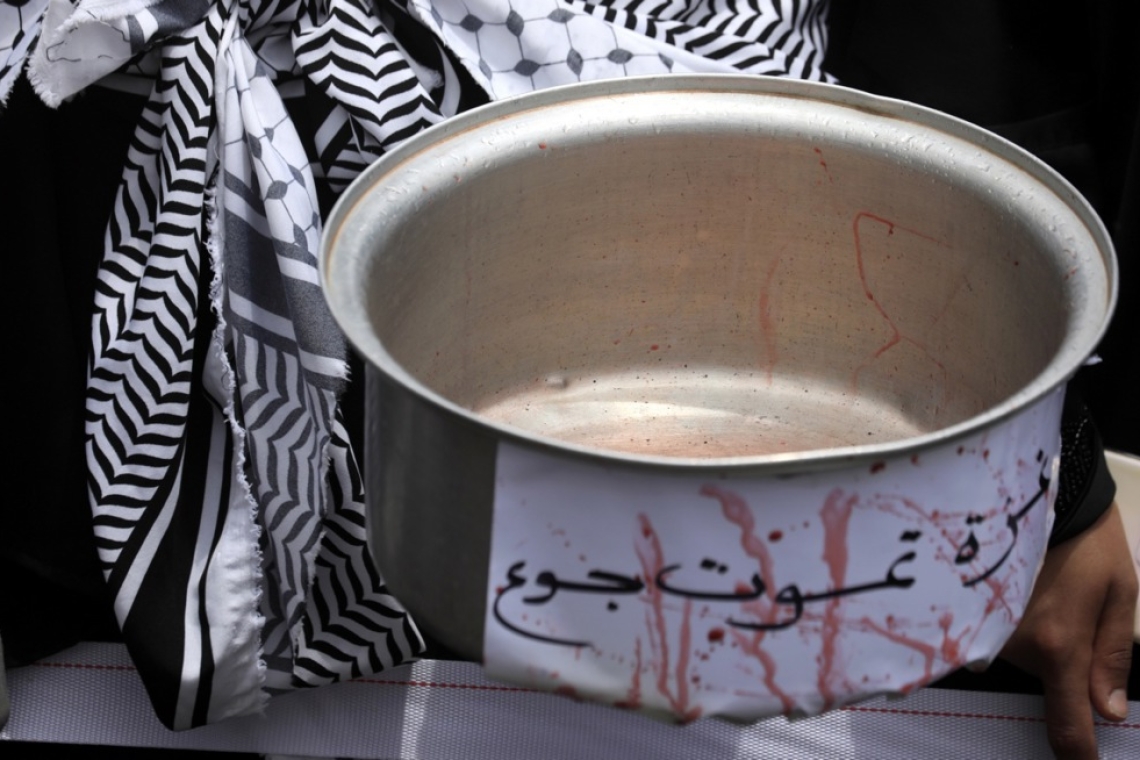 ZN: Več kot 1.850 Palestincev umrlo med iskanjem pomoči, Izrael pripravlja novo ofenzivo