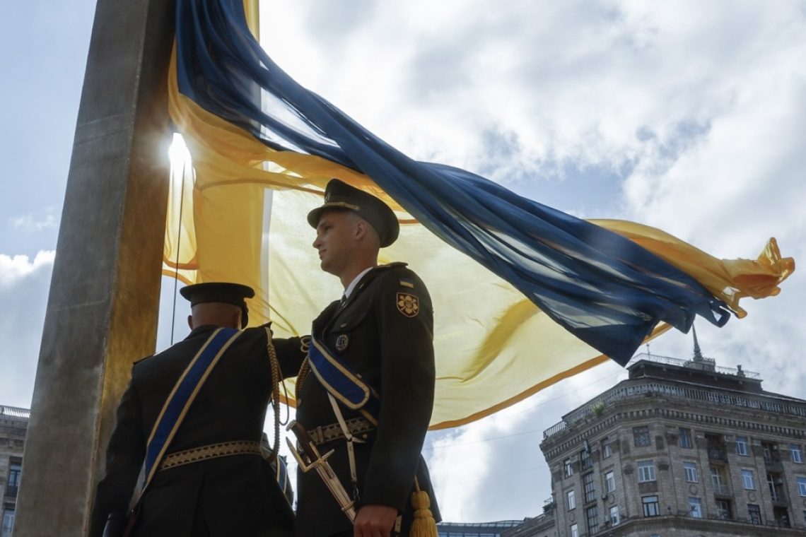 Ukrajina dan neodvisnosti praznuje v senci vojne, a z upanjem na mir