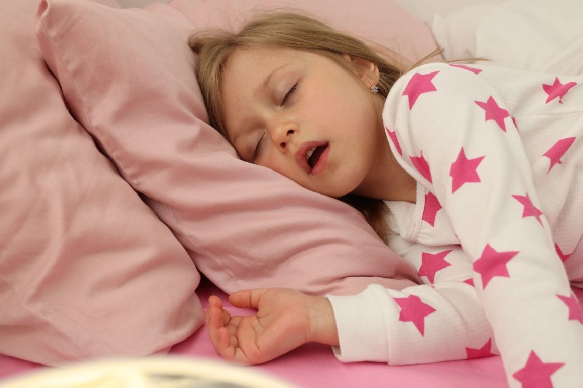 Dihanje na usta, smrčanje in slinjenje pri otrocih lahko kažejo na resne razvojne težave