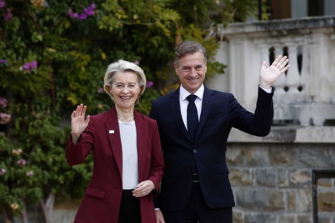 Premier Golob zaradi bolezni odpovedal udeležbo na vrhu EU v Bruslju