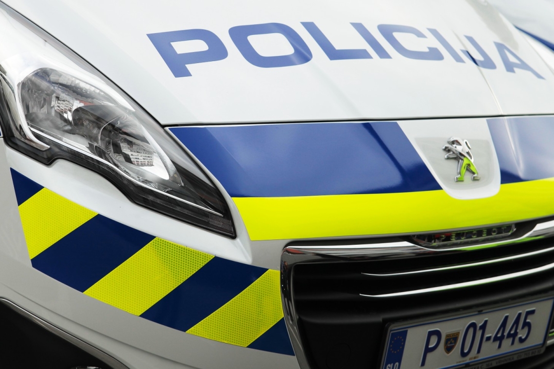 Skupina nasilnežev v Novem mestu pretepla občana