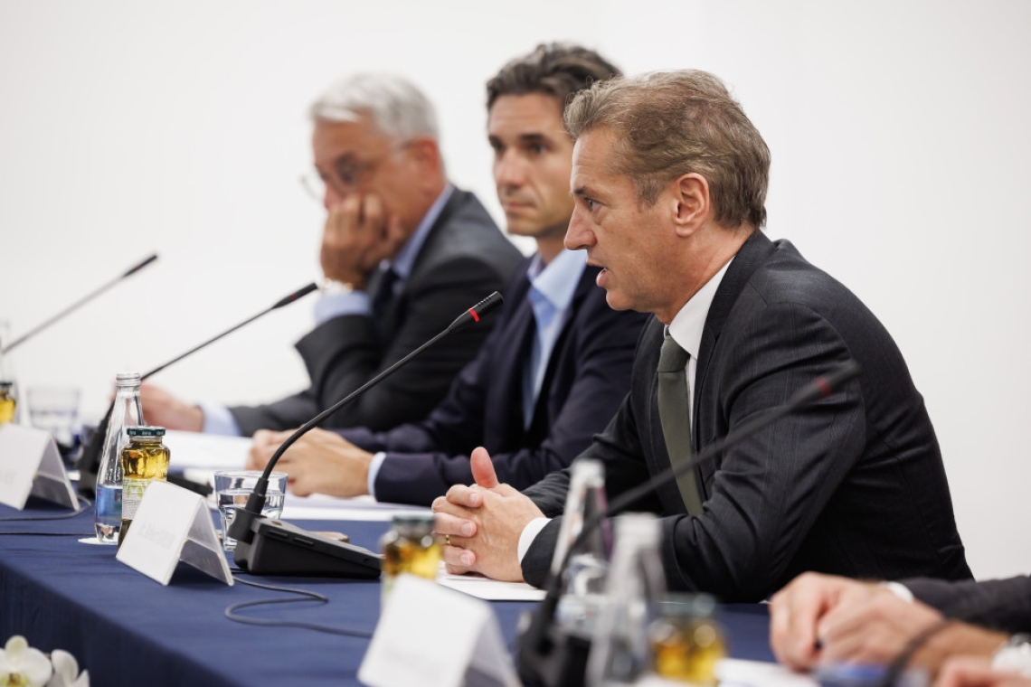 Po nasilni smrti v Novem mestu odstopila ministra