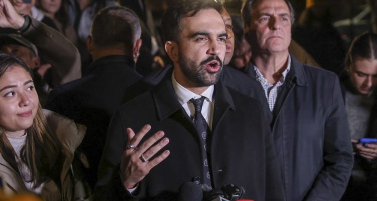 Trump ob morebitni zmagi Mamdanija New Yorku grozi z zmanjšanjem sredstev