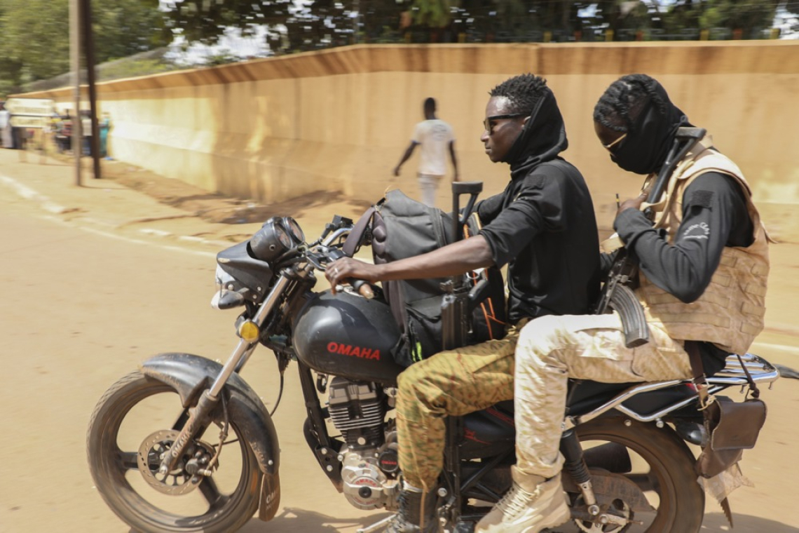 Burkina Faso kriminalizira homoseksualnost in zaostruje ukrepe proti LGBTIQ+ skupnosti