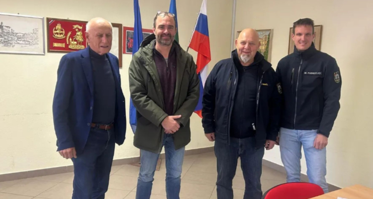 Na Dobrovem podpisali pogodbo za širitev gasilskega doma
