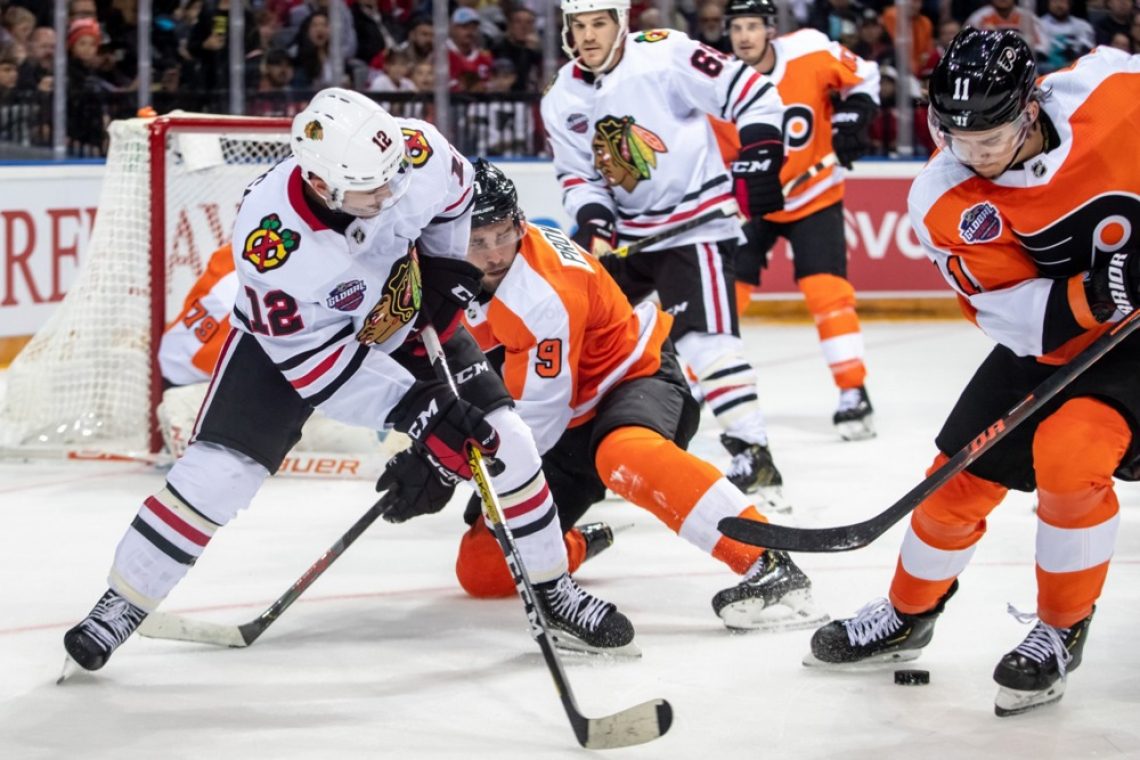 Philadelphia in Carolina povedli z 2:0 v končnici NHL
