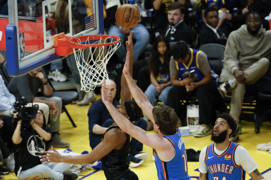 Oklahoma do napredovanja, Denver podaljšal serijo, Flagg novinec leta