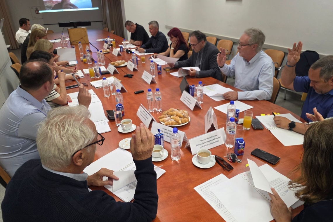 UKC Maribor v prvem četrtletju z milijonsko izgubo