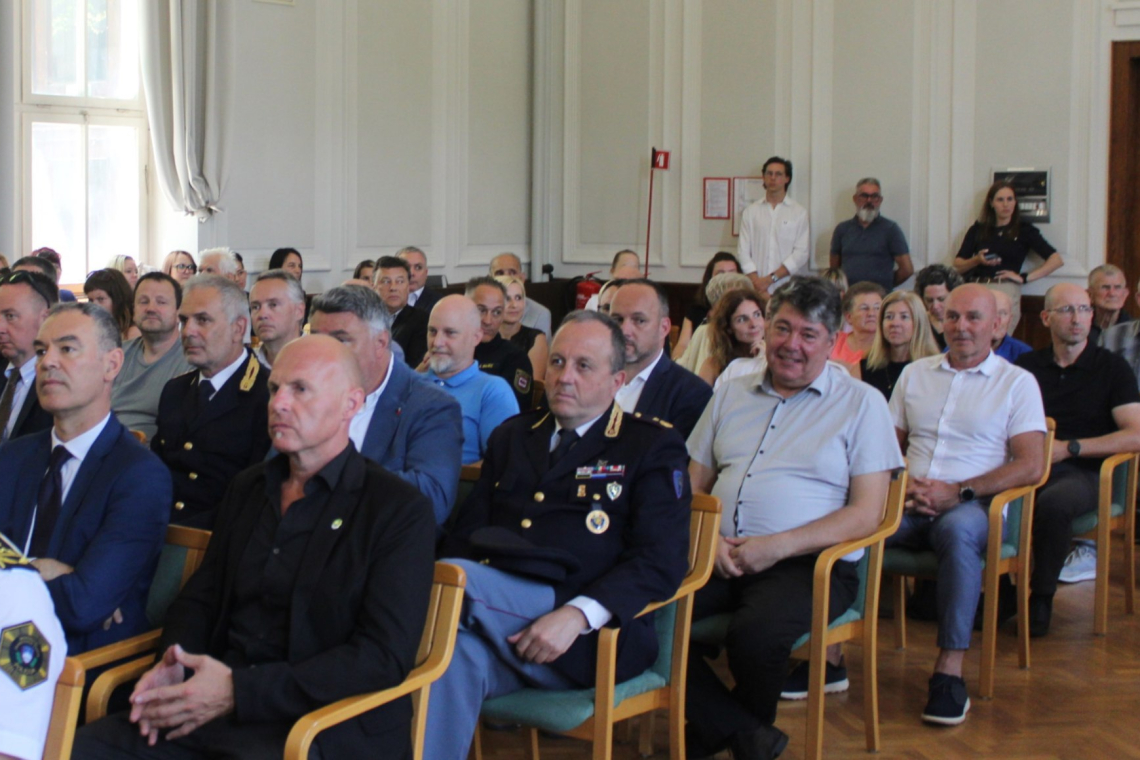 Na slovesnosti v Novi Gorici podelili najvišja priznanja policije
